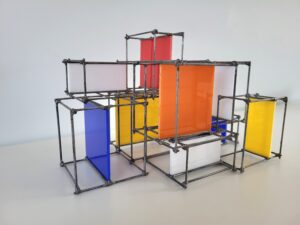 Metaal met oranje, blauw, rood, wit en geel